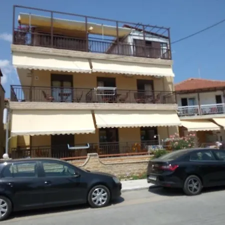 Anthoula House Inn *