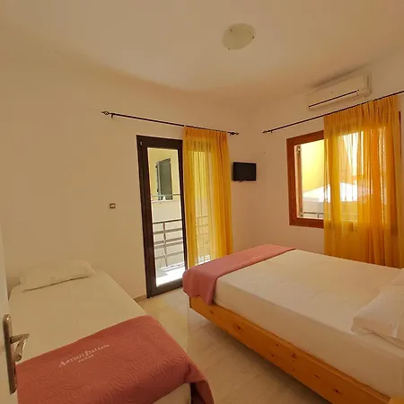 Anthoula House *