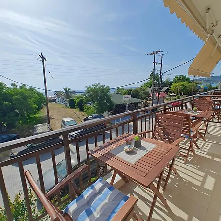 Anthoula House Inn *
