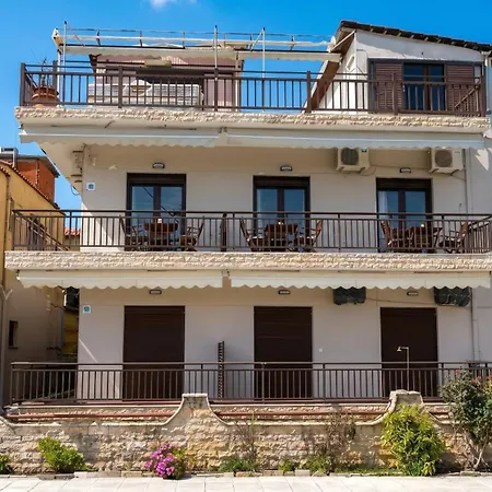 Anthoula House *